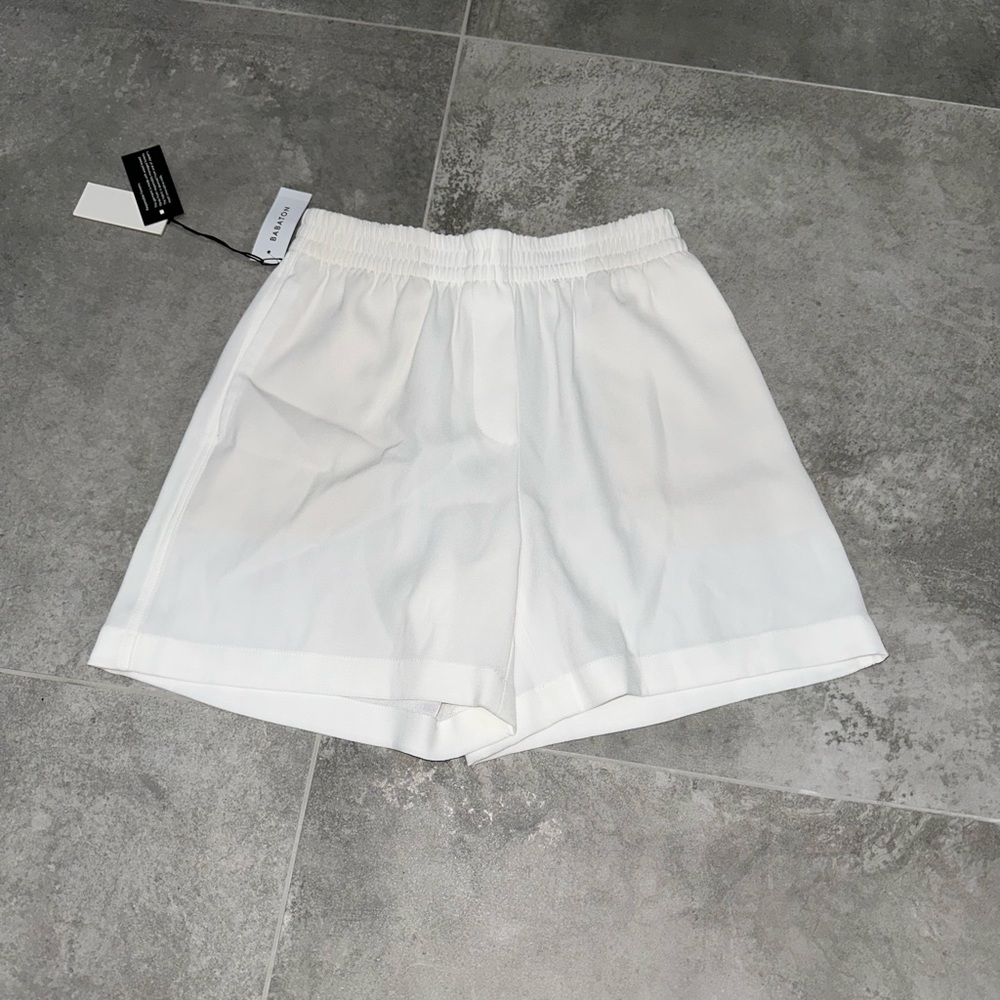 Babaton white dress shorts size x small (name of shorts DEAKINS 5”)